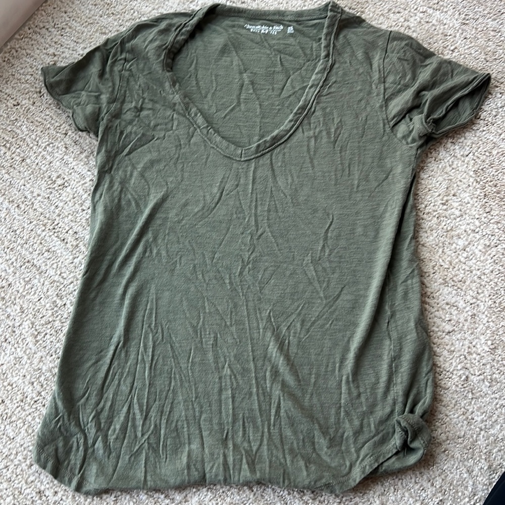 Abercrombie and Fitch soft tee in forest green